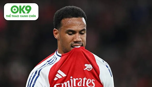 Gabriel chấn thương trước derby Bắc London: Hincapie thay thế lý tưởng cho Arsenal.