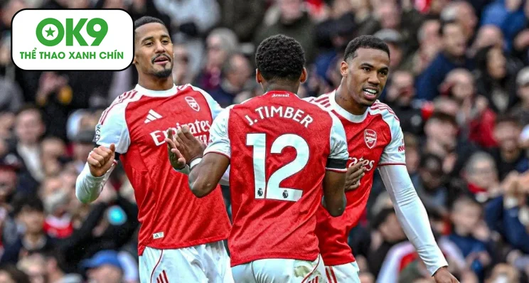 Hàng thủ Arsenal 2025/26 vững chãi, giữ sạch lưới tám trận liên tiếp Ngoại hạng Anh.