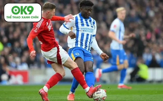 Man Utd nhắm Carlos Baleba để cải tổ tuyến giữa, tăng cường sức mạnh kiểm soát trận đấu.